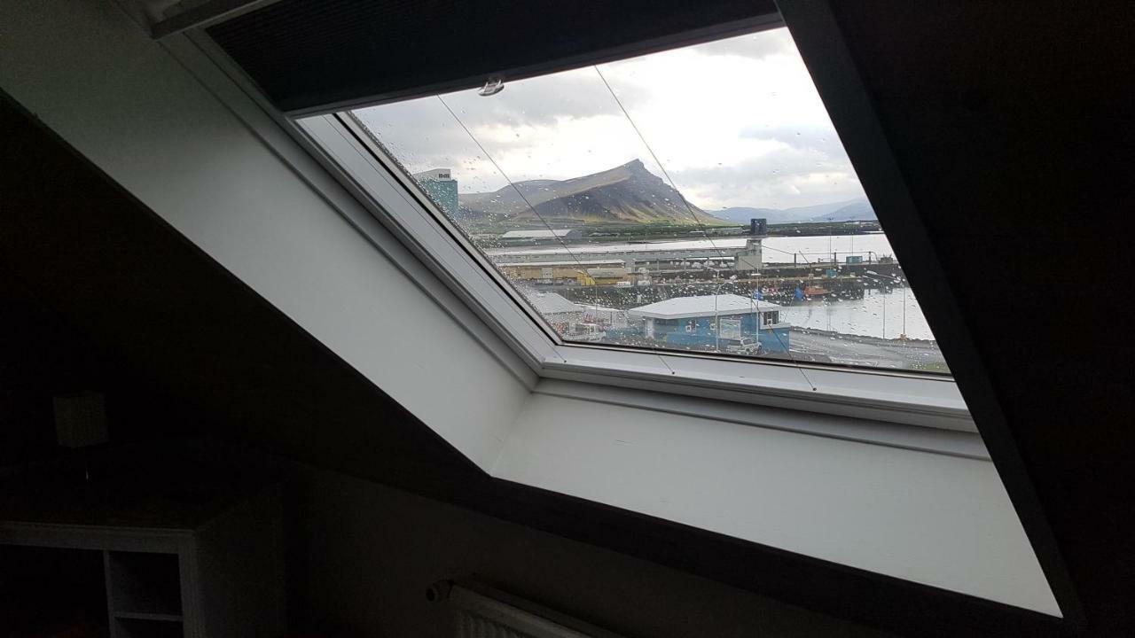 Akranes Hi Hostel - Staywest Exterior photo